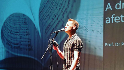 The Affective Dramaturgy of Voice